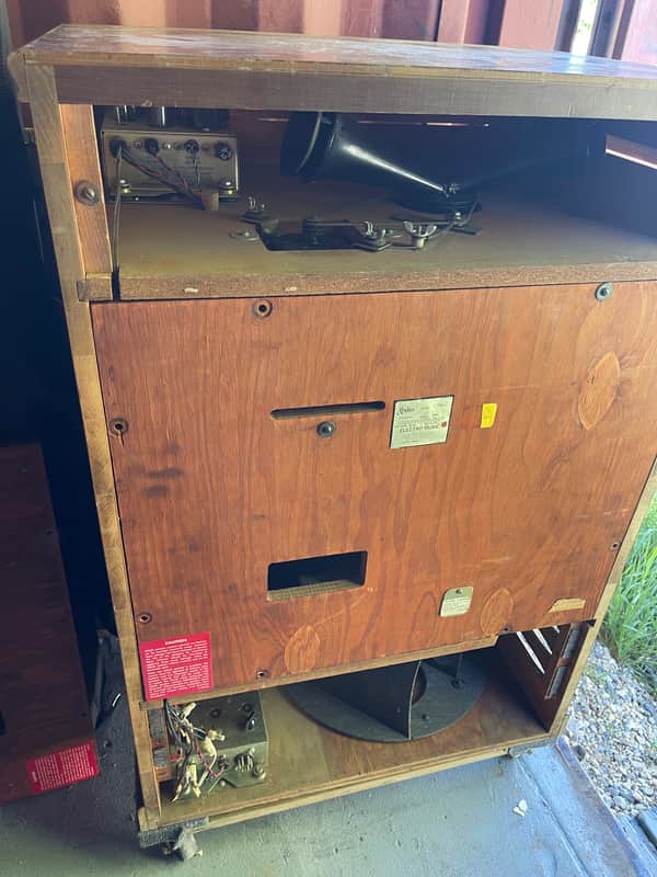 Leslie 122 RV