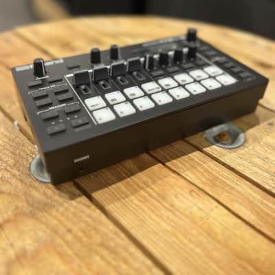 Roland MC-101 Groovebox image 4