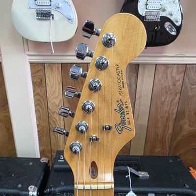 Fender Standard Stratocaster (2-Knob) with Maple Fretboard 1983 - 1984 - Black image 4