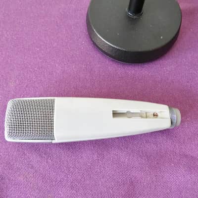 Sennheiser MD 421-2 Cardioid Dynamic Microphone with script logo Bild 8
