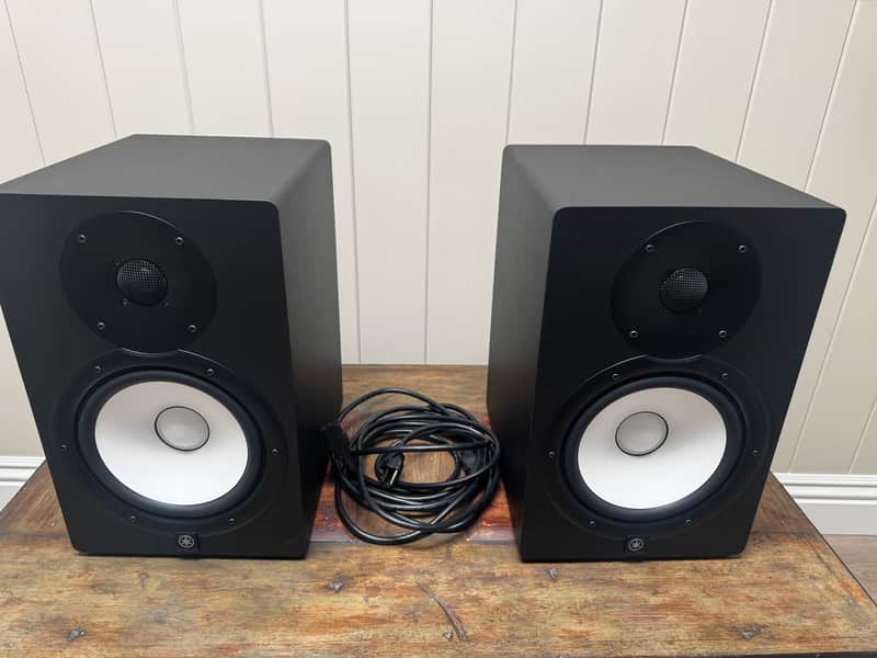 Yamaha HS8 Powered Studio Monitor - Pair - Excellent Condition - Original Boxes image 1