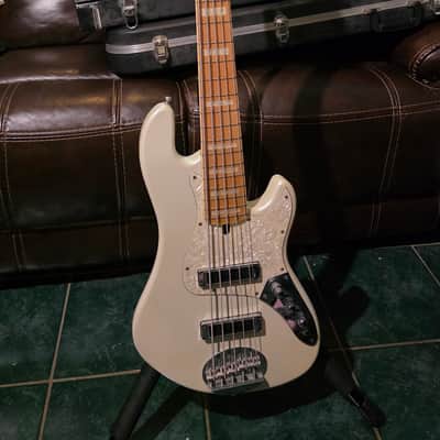 Lakland Darryl Jones 5 (DJ-5) Chisonic 2010's - Pearl White image 2
