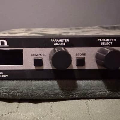 Rocktron Chameleon 2000 preamp and effects rack image 3