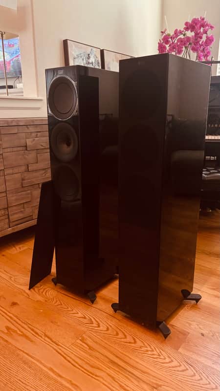 KEF R7 Floor Standing Speakers; Gloss Black; Like new! image 1