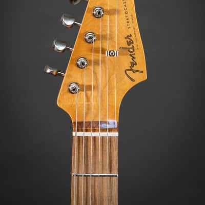 Fender Vintera '60s Stratocaster Modified Burgundy Mist Metallic image 7