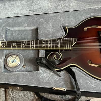 Kentucky KM-855 F Style Bluegrass Mandolin 2012 Deluxe Case Lovely Floral Shell Inlay Head and Neck image 7