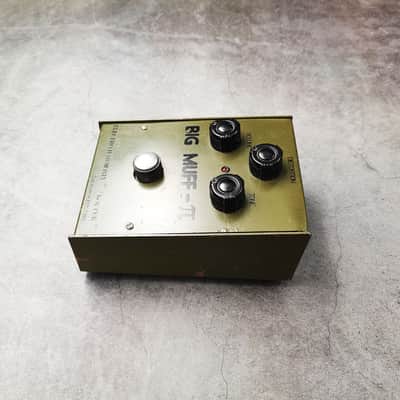 Electro-Harmonix Big Muff Pi V7 - Green Russian - Bubble Font image 5