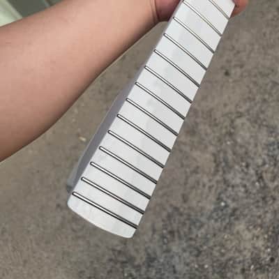 Left hand Round stainless steel 22 frets White gloss finish Maple guitar neck 25.5inch hole 10mm st image 6