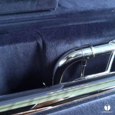 Immagine Bach Stradivarius C 180SL- 229 Chicago large lightweight trumpet case mouthpiece  gamonbrass - 4