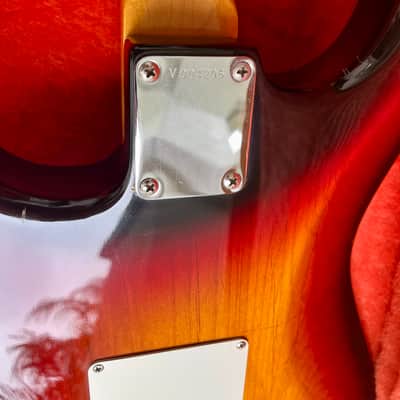 Fender Fender Stratocaster ‘62 AVRI (American Vintage Reissue) Fullerton Era 1982- 3 tone sunburst 1982 - Sunburst image 6
