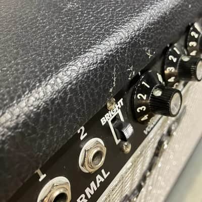 Fender '65 Twin Reverb 2x12-inch 85 Watt Tube Combo Amp Black image 2