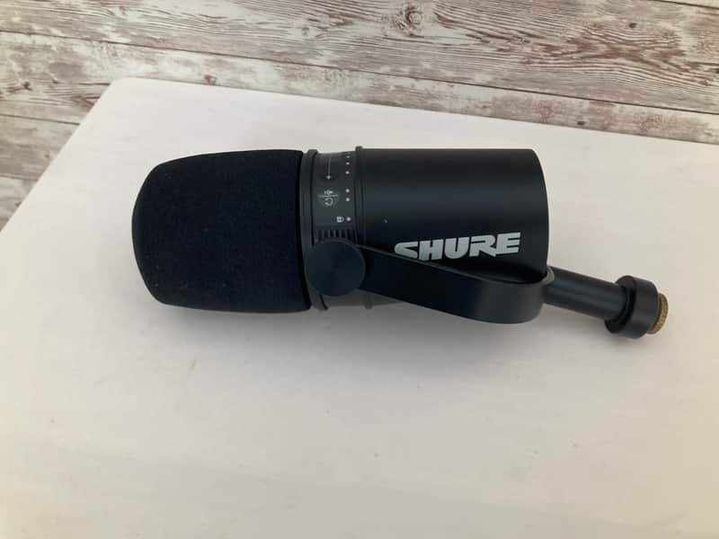 Used Shure MV7 Dynamic USB Podcast Microphone image 1