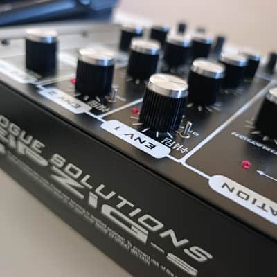 Analogue Solutions Leipzig-S Analog Monosynth with Sequencer 2010s - Black image 7
