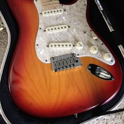 Fender American Deluxe Stratocaster 2006 60th Anniversary Aged Cherry Burst image 7