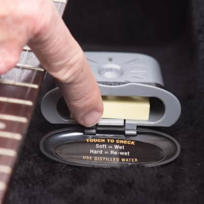 MusicNomad | The Humitar | Acoustic Instrument Case Humidifier image 6