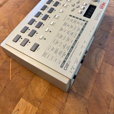 Akai S20 Stereo Phrase Sampler 1997 - White- SERVICED - MAXED image 9