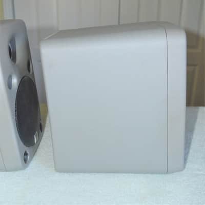 JBL Professional LSR25P Pair Near field Monitors Exc Sound detail & stereo separation - MADE IN USA! image 17