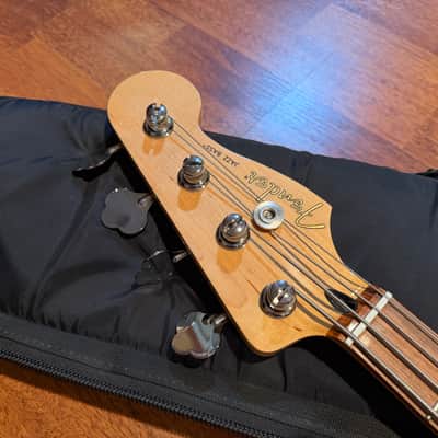 Fender Player Precision Bass with Pau Ferro Fretboard Seymour Duncan Pickups 2019 - 2024 - Silver image 7