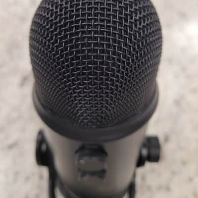 Blue Yeti Microphone - Blackout Edition - 4 Pickups - Podcastint and Gaming image 10
