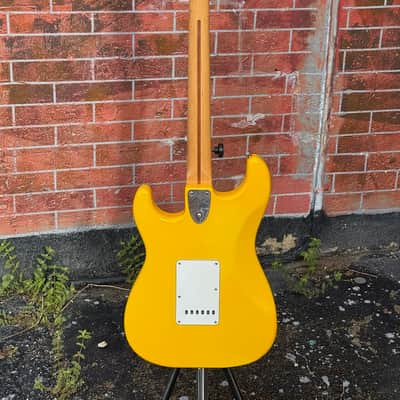 Fender Stratocaster International Color 1980 - a screamin Graffiti Yellow Ltd. Run Strat ! image 3