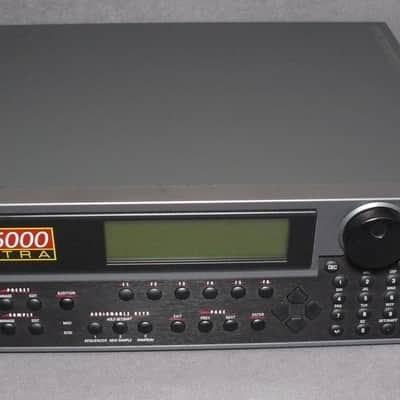 E-MU E5000 Ultra UPGRADED - with SSD and over 150 CD-s on it