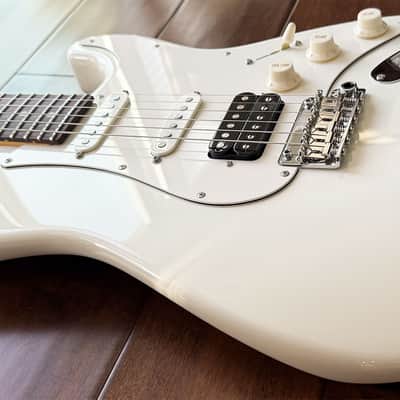 Suhr Classic S Antique Electric Guitar Olympic White Rosewood Neck 93572 image 7
