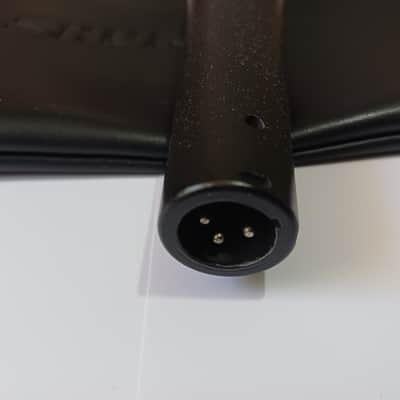 Shure SM57 Cardioid Dynamic Microphone - with zip case and mic clip image 12