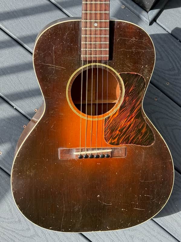Gibson L-00 1933 - rare 1st year w/a Small Center Sunburst finish w/an Elevated Fingerboard ! image 1