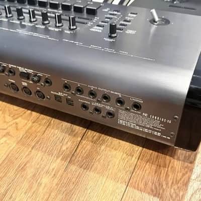 Korg Kronos 61 Music Workstation.........EXCELLENT CONDITION image 7