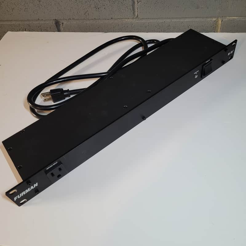 Furman M-8x2 Power Conditioner 2010s - Black image 1