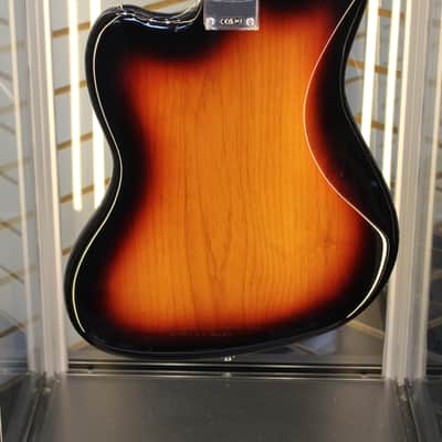 Fender Kurt Cobain Jaguar - 3-Color Sunburst image 4