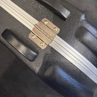 SKB 1SKB-FS-6 Deluxe Strat / Tele Guitar Hard Case with TSA Latches - Black image 6