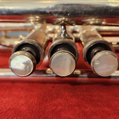 Vintage 1980s Getzen Eterna 700 Bb Trumpet Silver-Plated Just Serviced & Polished image 9