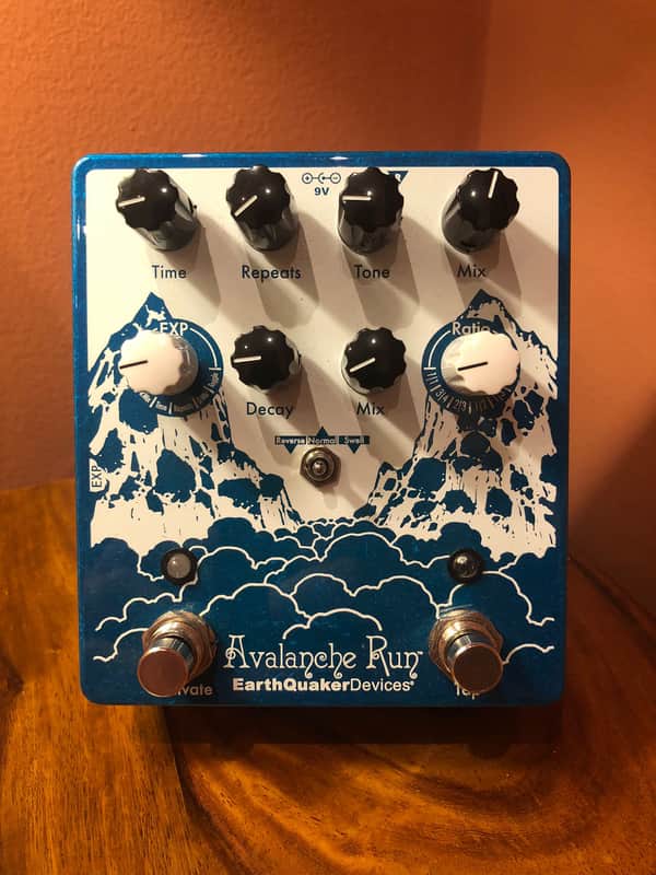EarthQuaker Devices Avalanche Run Stereo Reverb & Delay with Tap Tempo V2