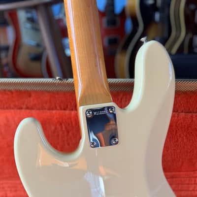 1998 Fender American Vintage Reissue '62 Jazz Bass AVRI Olympic White 100% Clean & Stock image 6