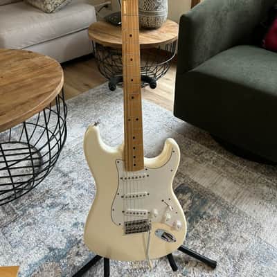 Fender vintage Classic Series '70s Stratocaster Maple Fingerboard, Olympic White 2004 - olympic white
