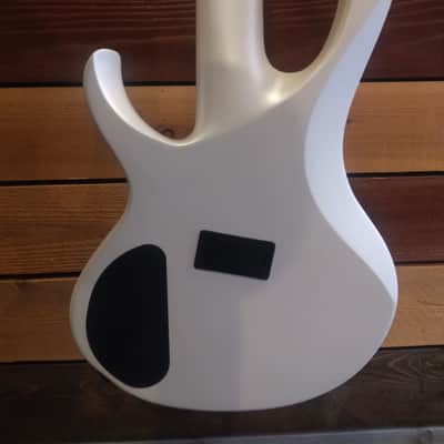 Ibanez - BTB605MLM | Workshop Series Five String Bass / Pearl White Matte image 7