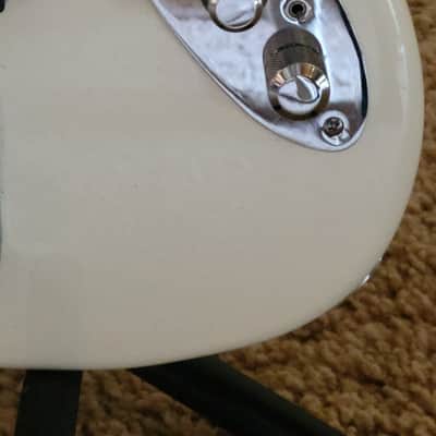 Sire 2nd Generation Marcus Miller V7 Vintage WB Alder 5-String with Maple Fretboard 2024 - White image 4
