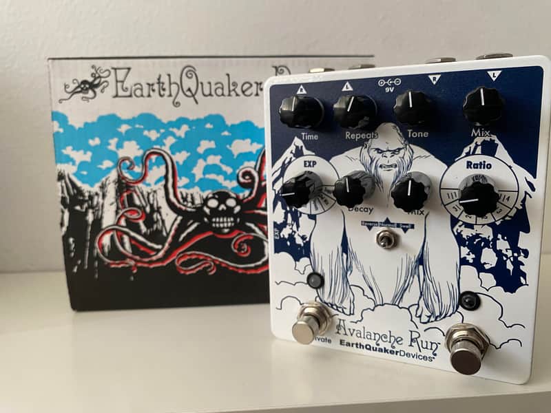 EarthQuaker Devices Avalanche Run Stereo Reverb & Delay with Tap Tempo V2