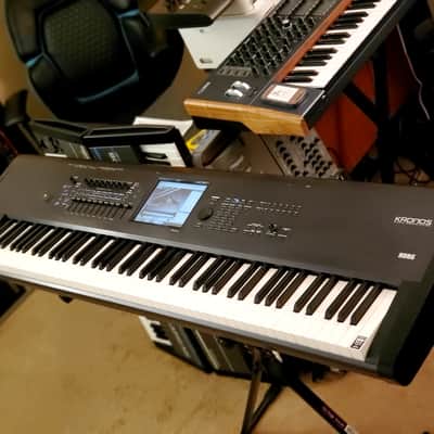 MUST SEE!!! KORG KRONOS 88 FULLY INSPECTED/SERVICED AND IN AMAZING CONDITION! image 2
