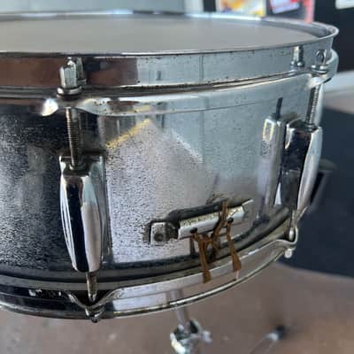 Vintage 60's Pearl 5.5x14" Chrome 8 Lug Snare Drum image 5