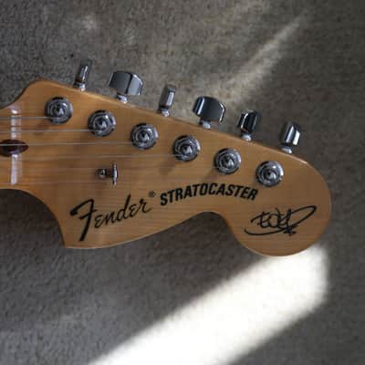 Fender The Edge Artist Series Signature Stratocaster 2016 - 2019 - Black image 6
