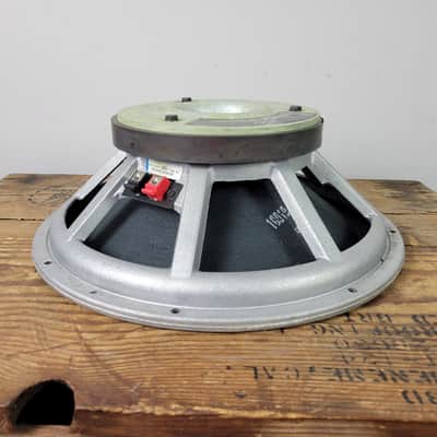 Peavey 1502-DT Black Widow 15