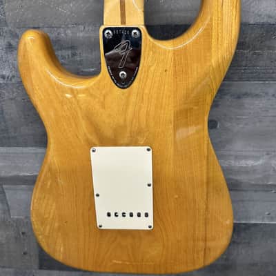 1975 Fender Stratocaster Natural Solid Body Electric Guitar, Serial #657426.. image 5