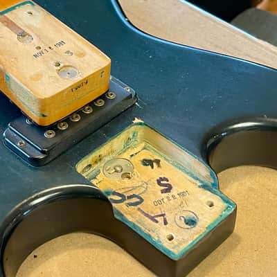 G&L F-100-I 1981 - Transparent Ocean Turquoise image 18