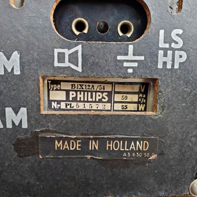 Mid-century Philips Norelco B1X12A/54 Table Top Radio image 7