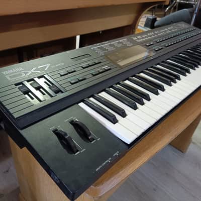 Yamaha DX7IIFD 16-Voice Synthesizer with Floppy Drive 1986 - 1989 - Black image 5