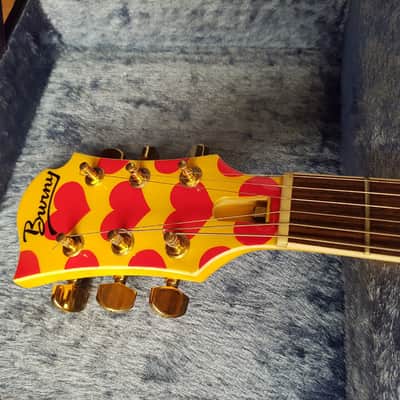 Fernandes Burny Hide Signature MG-360S Heart Yellow Honduras