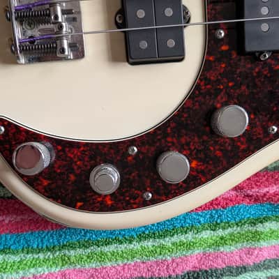 Fender American Precision Deluxe 5 String Early 2000s - White image 11