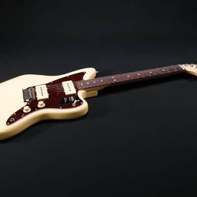 MINT Fender American Performer Jazzmaster - Rosewood Fingerboard - Vintage White 827 image 4